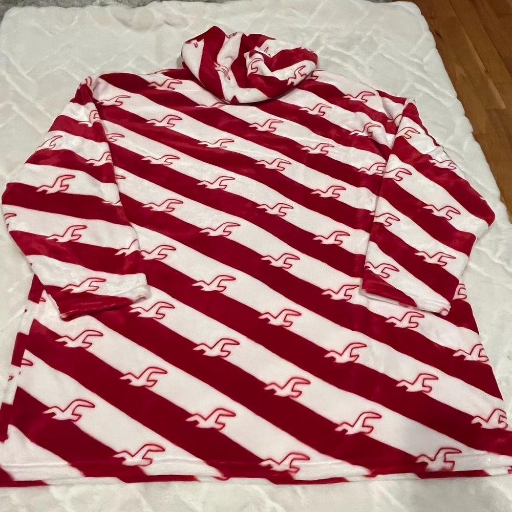 NWT - Hollister Women's/Teen EXTREMELY soft Lounge Hoodie Velvety soft! One Size - Picture 2 of 7